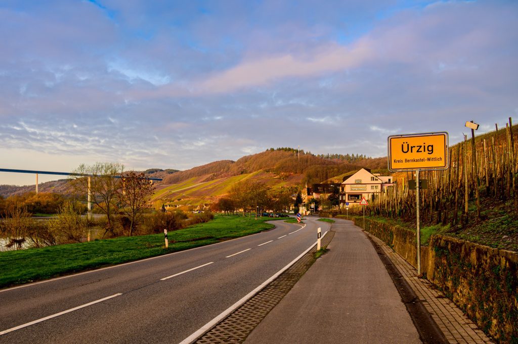 Ortseingangsschild Ürzig